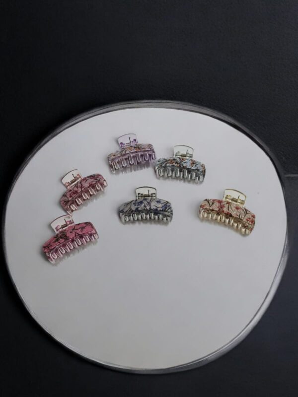 HAIR CLAW CLIPS